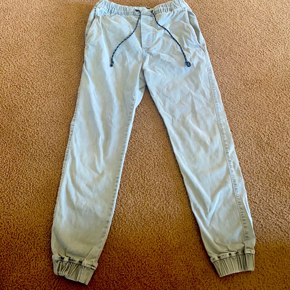 Men’s XS American Eagle khaki joggers. Light green.